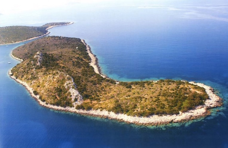 Остров Софии, Ионическое море