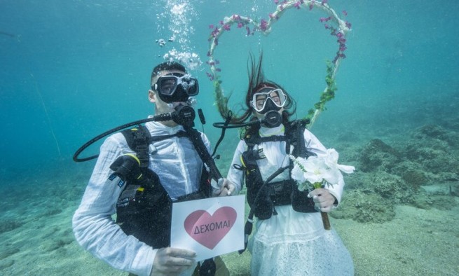 "На дне": впечатляющие фотографии с подводной свадьбы
