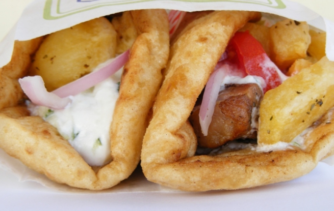 Парламент Греции обсудит введение налога на жирную пищу