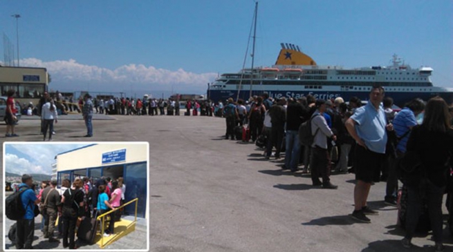 Тысячи иммигрантов с островов Кос, Калимнос и Лерос прибыли утром в Пирей