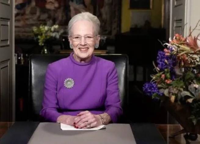Неожиданно: королева Дании в новогоднем телеобращении отреклась от престола