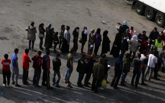 Тысячи мигрантов репатриированы из Греции в рамках программы МОМ