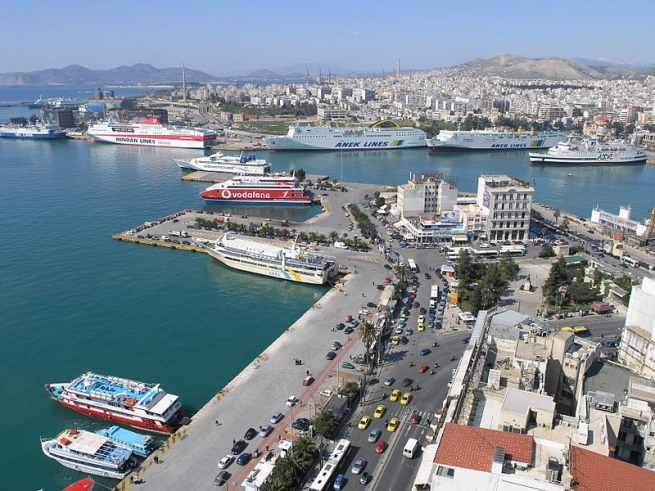 Парламент Греции утвердил продажу порта Пирей китайцам.