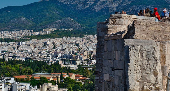 Не переборщила ли Греция с туризмом