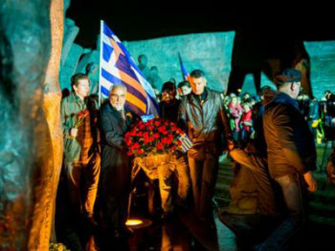 Греческая диаспора России приняла участие в акции скорби на Поклонной горе в Москве