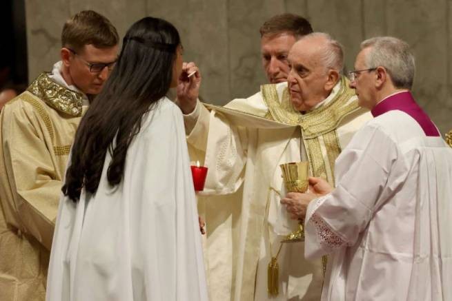 Транссексуалам разрешили принимать крещение в Римско-католической церкви