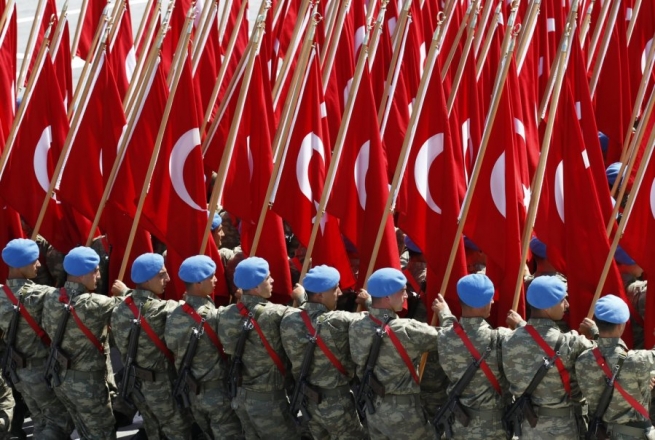 Еще один турецкий военный бежал в Грецию