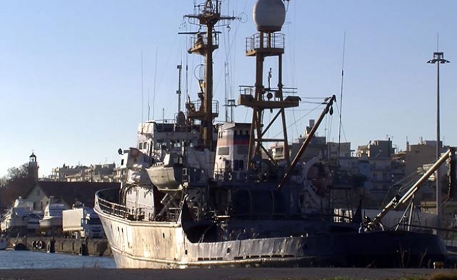 Российский военный буксир зашел в порт Александруполи
