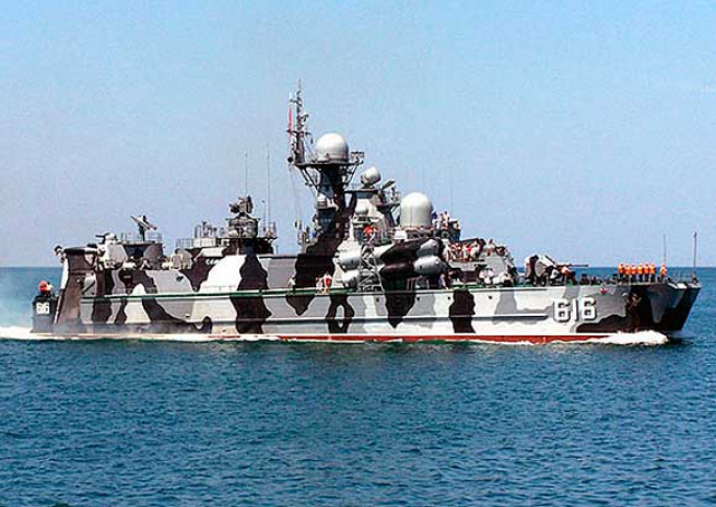 Российский ракетный корабль на воздушной подушке «Самум» зашел в греческий порт Пилос