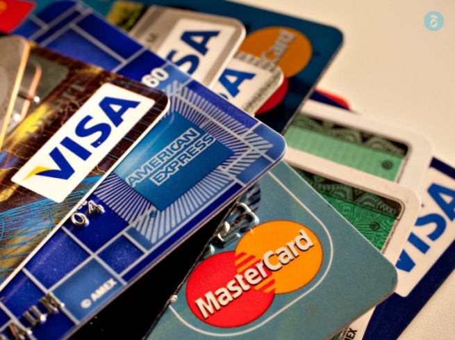 Сколько кредитных карт имеют греки?