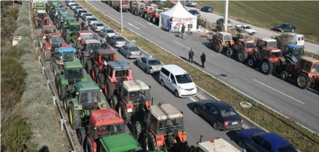 Фермеры расширяют свои протесты, блокируя автомагистрали, аэропорты и порт