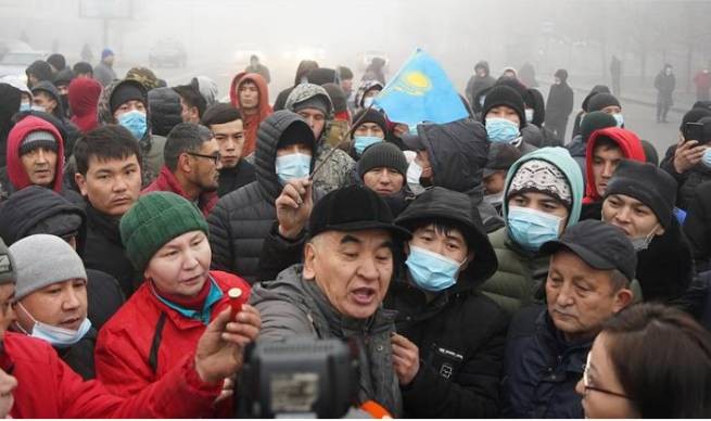 Протесты в Казахстане продолжаются - новости на этот час