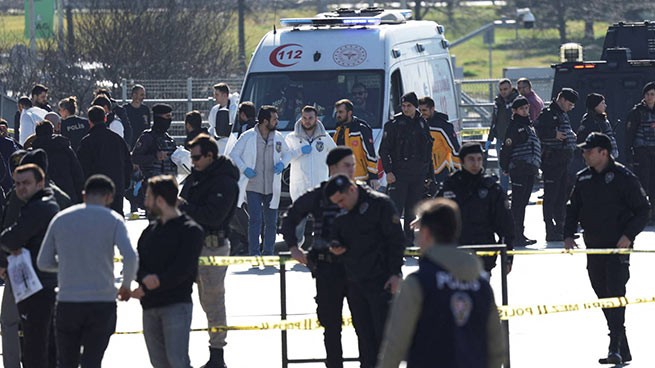 Стамбул: 90 человек арестованы за вооруженное нападение на здание суда