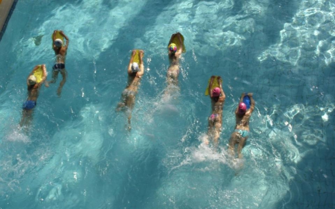 В греческих школах вводят обязательные уроки плавания