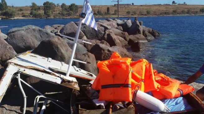 В Греции при столкновении прогулочного судна и катера погибли четверо и пропали семь человек