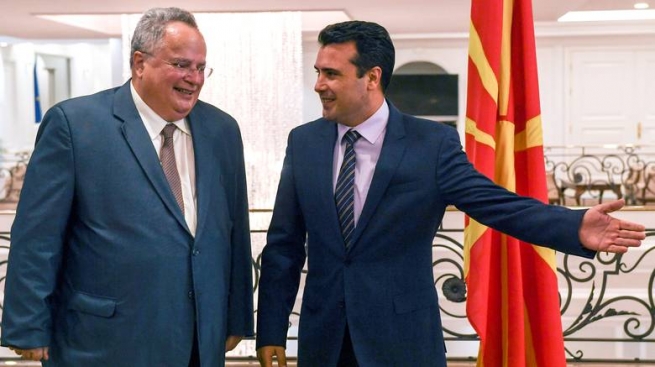Визит главы МИД Греции в Скопье в связи в "македонским вопросом"