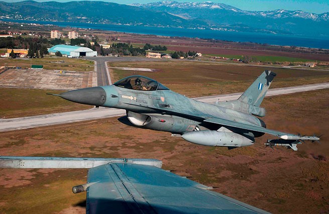 Пожар в Неа Анхиалосе: F-16 улетают, чтобы избежать катастрофы