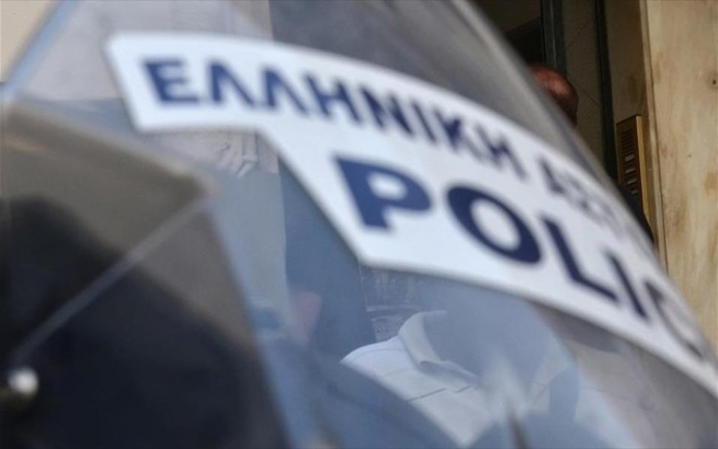 "Слепой" за рулем арестован в Афинах