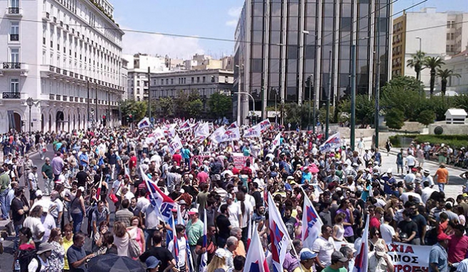 Греки вышли на массовые митинги протеста против политики экономии