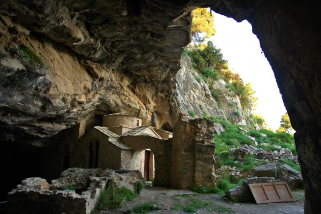 Пещера Пентели - кладезь для спелеологов и уфологов