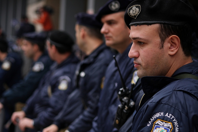 МВД Греции направил отряд полиции на остров КОС
