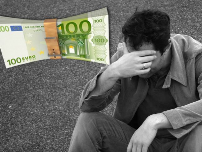 7 из 10 греков недовольны своим финансовым положением