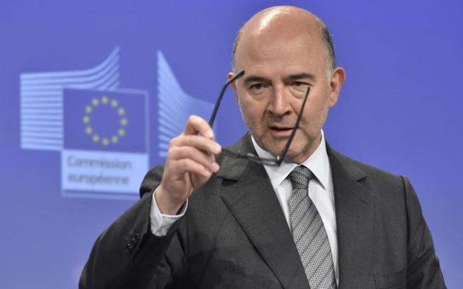 Московичи призывает ЕС к решению по списанию греческого долга