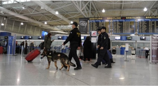 Россиянка задержана в аэропорту Афин за ввоз 2,2 млн евро