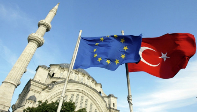 Рейтер: Турция потребовала от Евросоюза 20 миллиардов евро за помощь беженцам