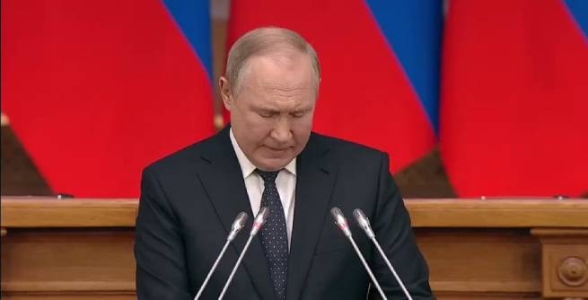 Путин обещает Западу "молниеносный" ответ
