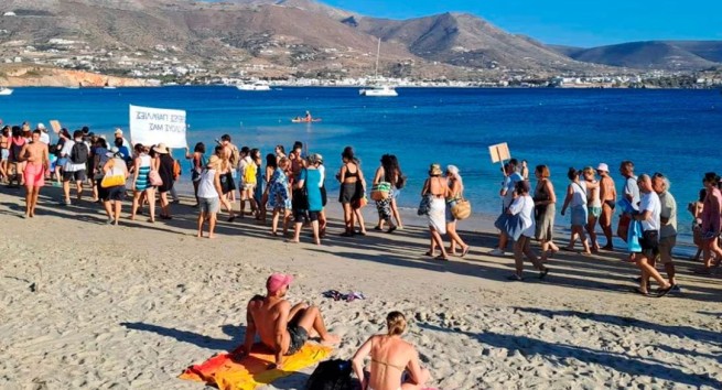 "Движение полотенец" против оккупации пляжей