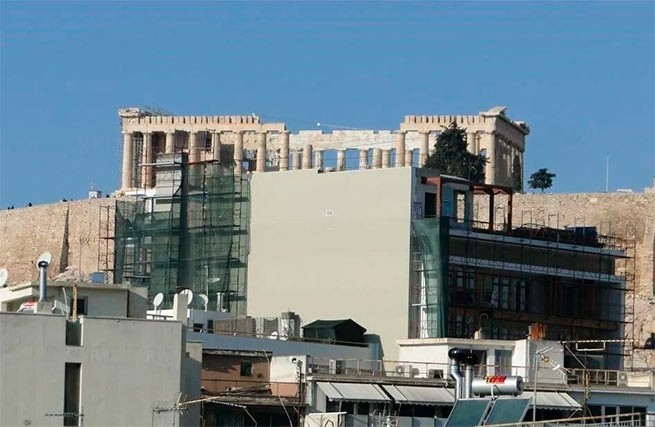 Министерство туризма прекращает работу отеля, скрывающего вид на Акрополь