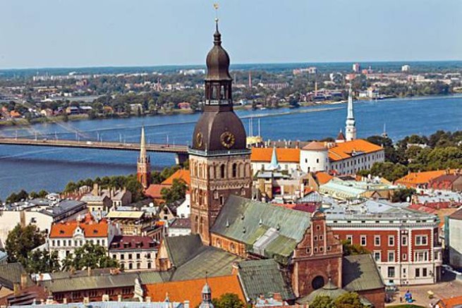 Российским гражданам, не сдавшим языковой экзамен, придется в сентябре покинуть Латвию