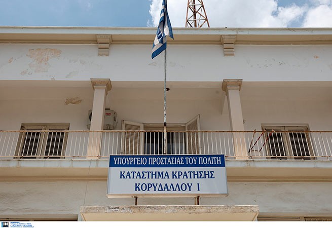 6 из 7 обвиняемых в рэкете в южных районах Афин отправлены в тюрьму