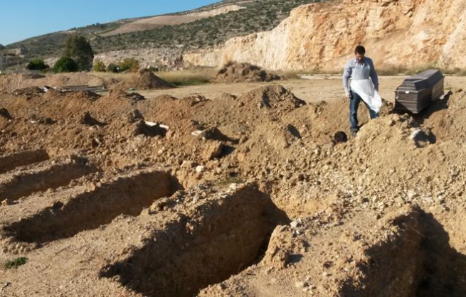 Из-за кризиса в Греции начали выкапывать мертвых: денег не хватает даже на то, чтобы хранить выкопанные останки