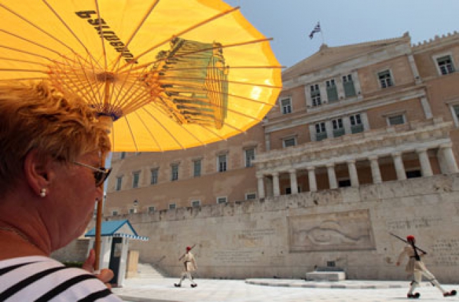 Сколько туристов принимает Греция ежегодно?