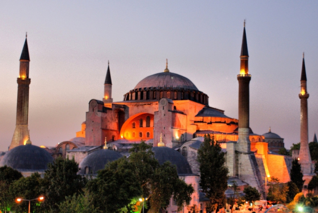 Греция возмущена намерением Турции превратить христианский собор Святой Софии в мечеть