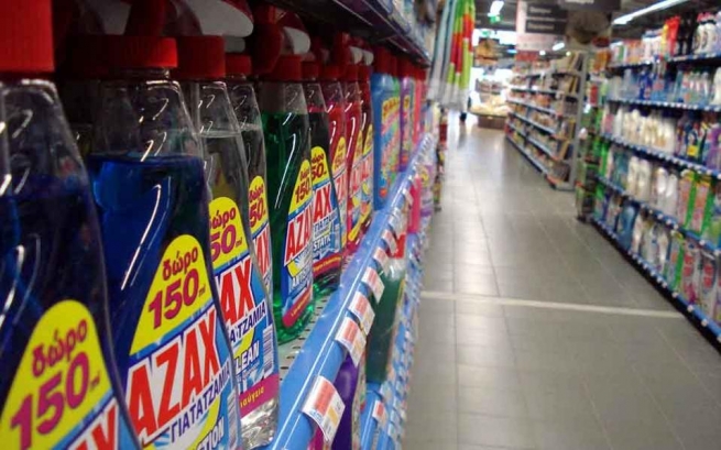 Сколько греческий покупатель тратит в супермаркетах?
