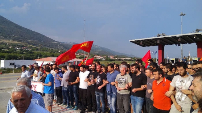 Коммунисты заблокировали передвижение сил НАТО в Греции