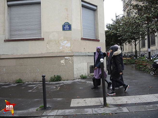 Француженки спешат на избирательные участки Фото: Дарья АСЛАМОВА
