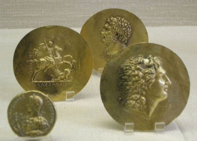 Монеты с изображением Александра Македонского.