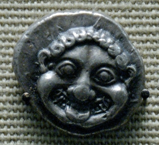 Голова Горгоны, афинская серебряная дидрахма, 520 г. до н.э. / Фото: http://cp14.nevsepic.com.ua