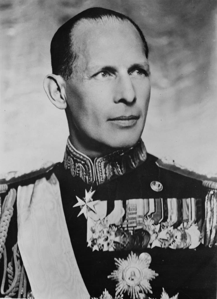 Король Георг II (1922–1924, 1935–1947). 