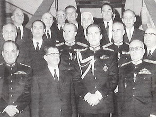 Хунта «чёрных полковников» со своими кураторами из США. Источник