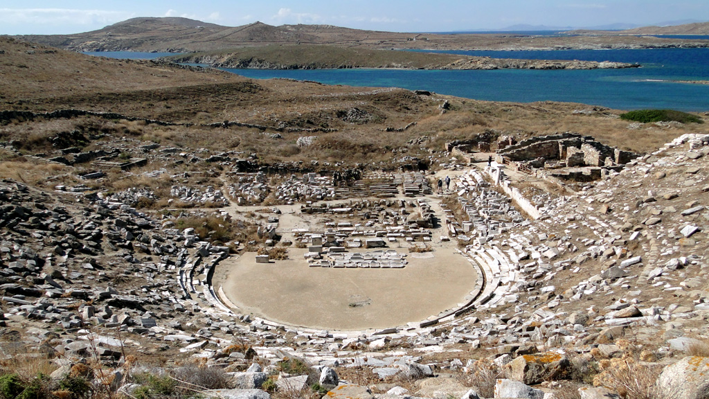 Древнегреческий амфитеатр на Делосе. Фото: Bernard Gagnon / Wikimedia