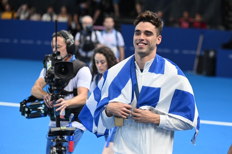 Greek athlete bursts into tears after winning silver medal at Paris Olympics