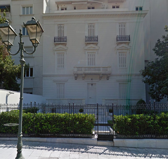 Здание "старого" посольства России в центре Афин.