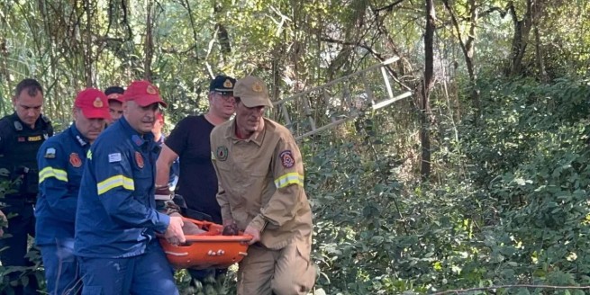 Corfu: rescue of a tourist who fell into a well [видео]