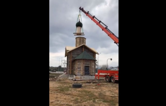 В городе Александруполис установили купол на русскую часовню (видео)