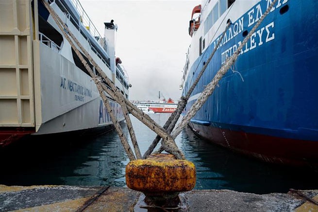 48-часовая забастовка греческих моряков: паромы и корабли на приколе 10-11 декабря